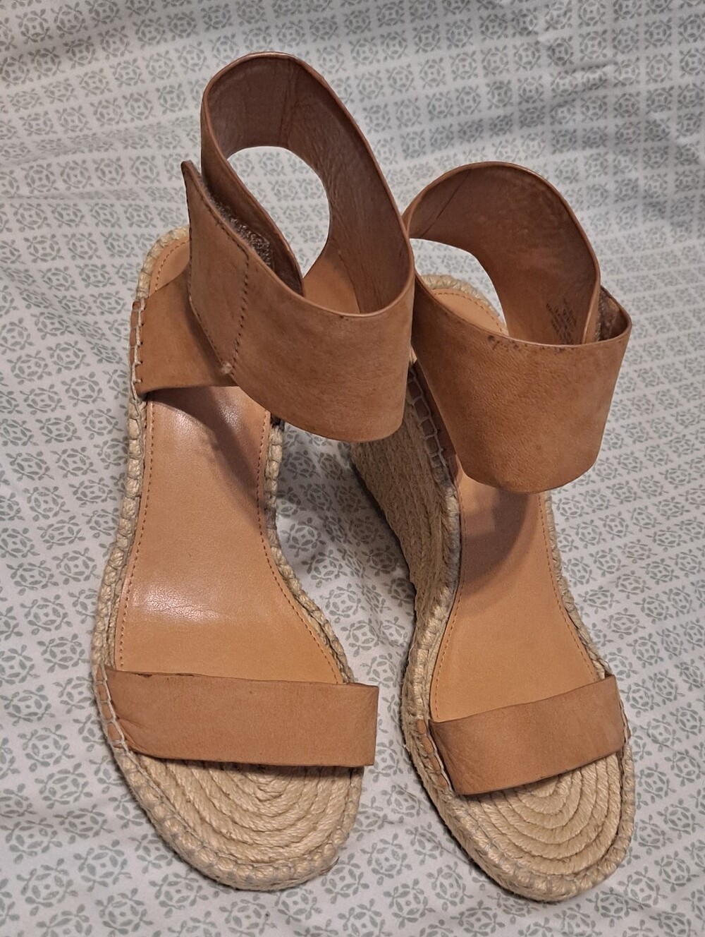 Vince Camuto Women’s Tan Espadrille Wedge Sandals Sz 9W Leather Upper